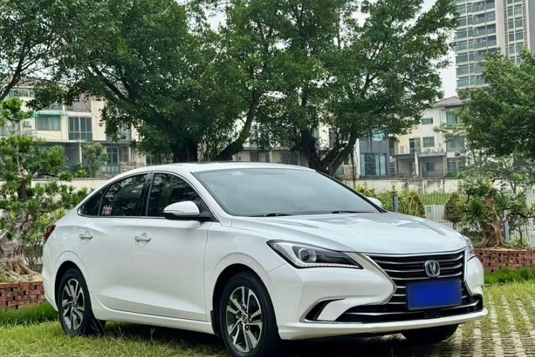 Used CHANGAN Eado 2018 1.6L GDI Automatic Fashion Edition Exterior 3