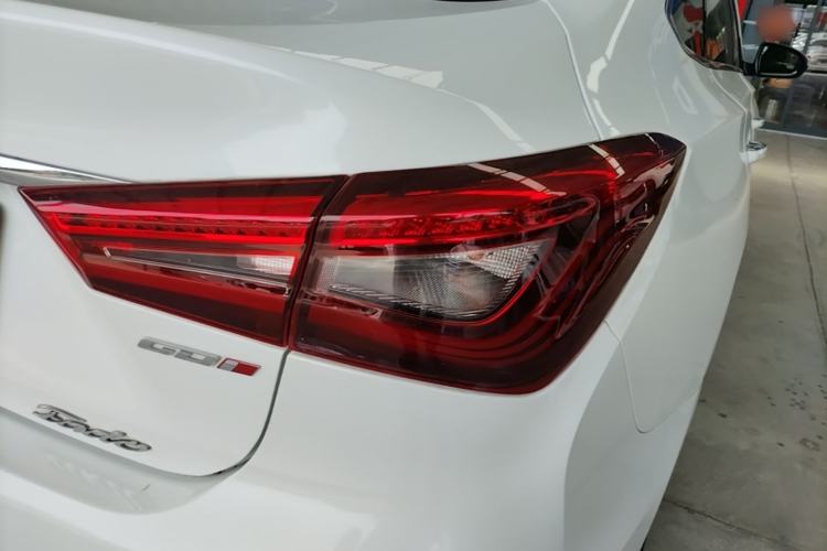 Used CHANGAN Eado 2018 High-Energy Edition 1.6L GDI Manual Pioneer Model China V Standard Exterior 3