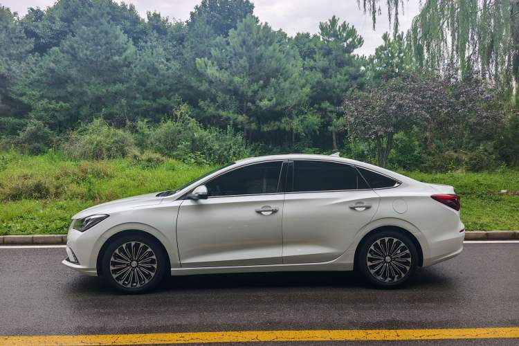 Used CHANGAN Eado 2018 High-Energy Edition 1.6L GDI Automatic Lingfeng Model China V Standard Exterior 3