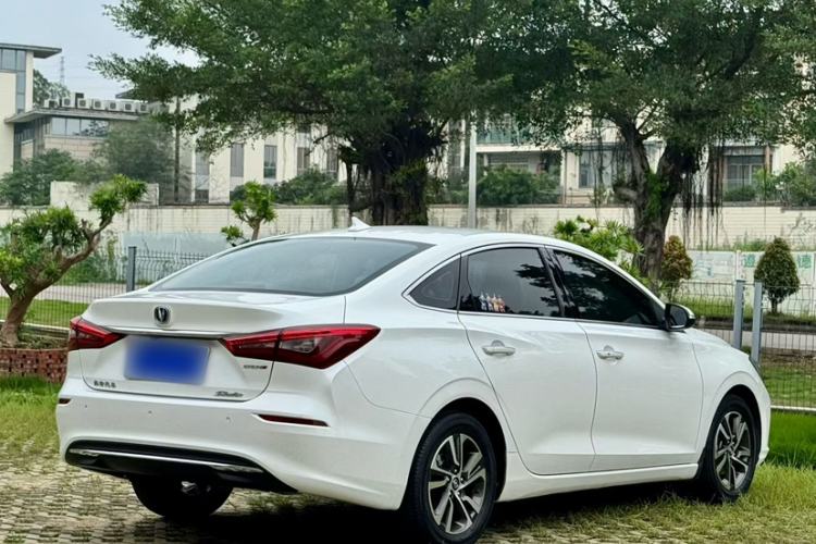 Used CHANGAN Eado 2018 1.6L GDI Automatic Fashion Edition Exterior 4