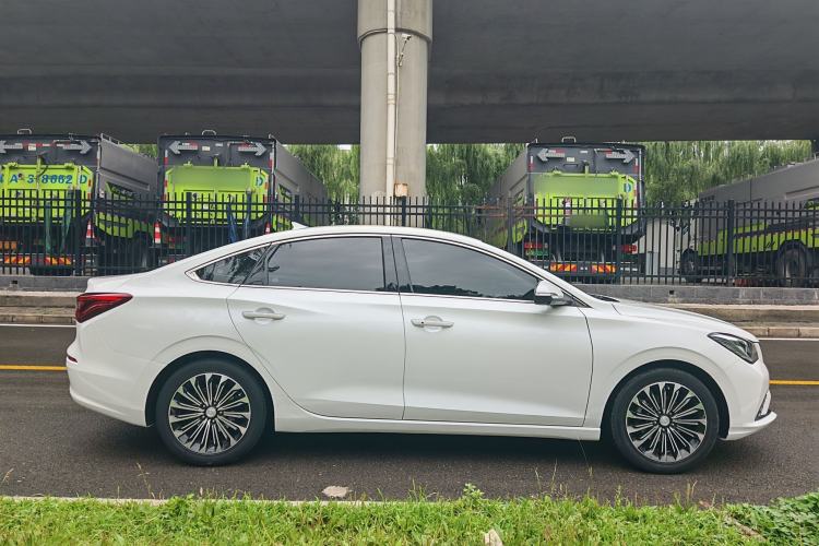 Used CHANGAN Eado 2018 High-Energy Edition 1.6L GDI Automatic Lingfeng Model China V Standard Exterior 4