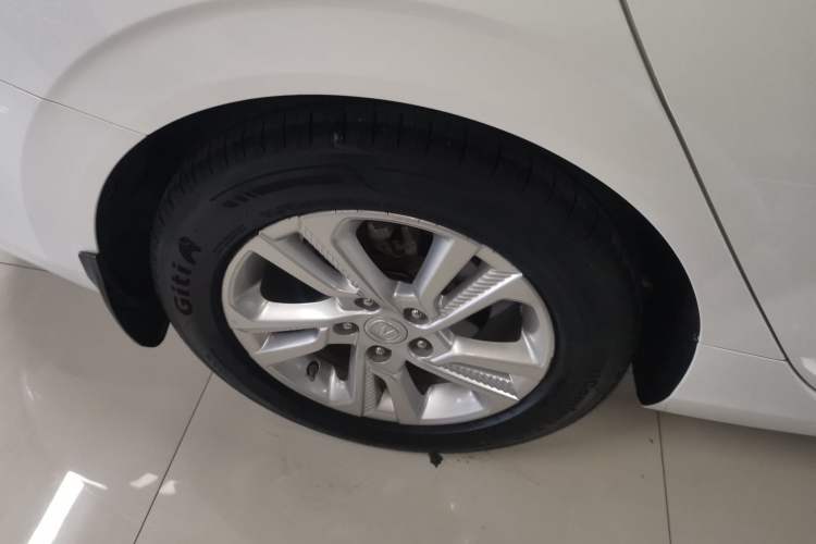 Used CHANGAN Eado 2018 High-Energy Edition 1.6L GDI Manual Pioneer Model China V Standard Exterior 5
