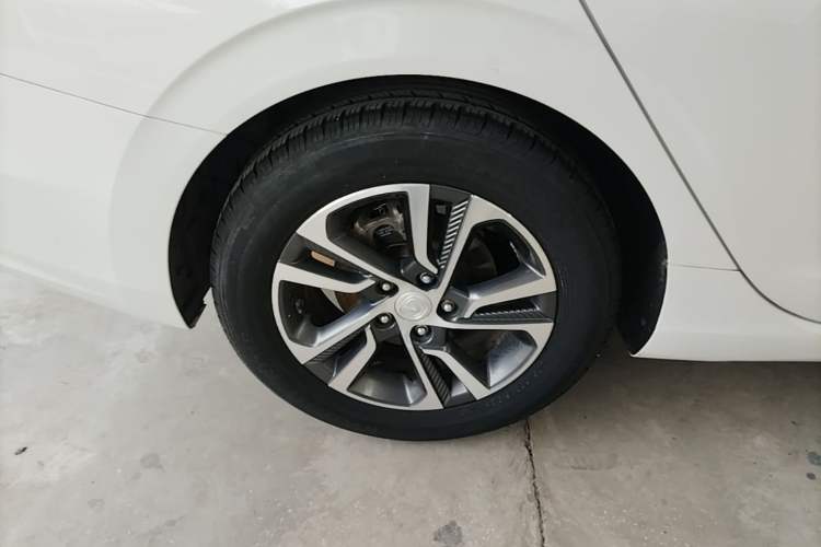 Used CHANGAN Eado 2018 High-Energy Edition 1.6L GDI Manual Pioneer Model China V Standard Exterior 5