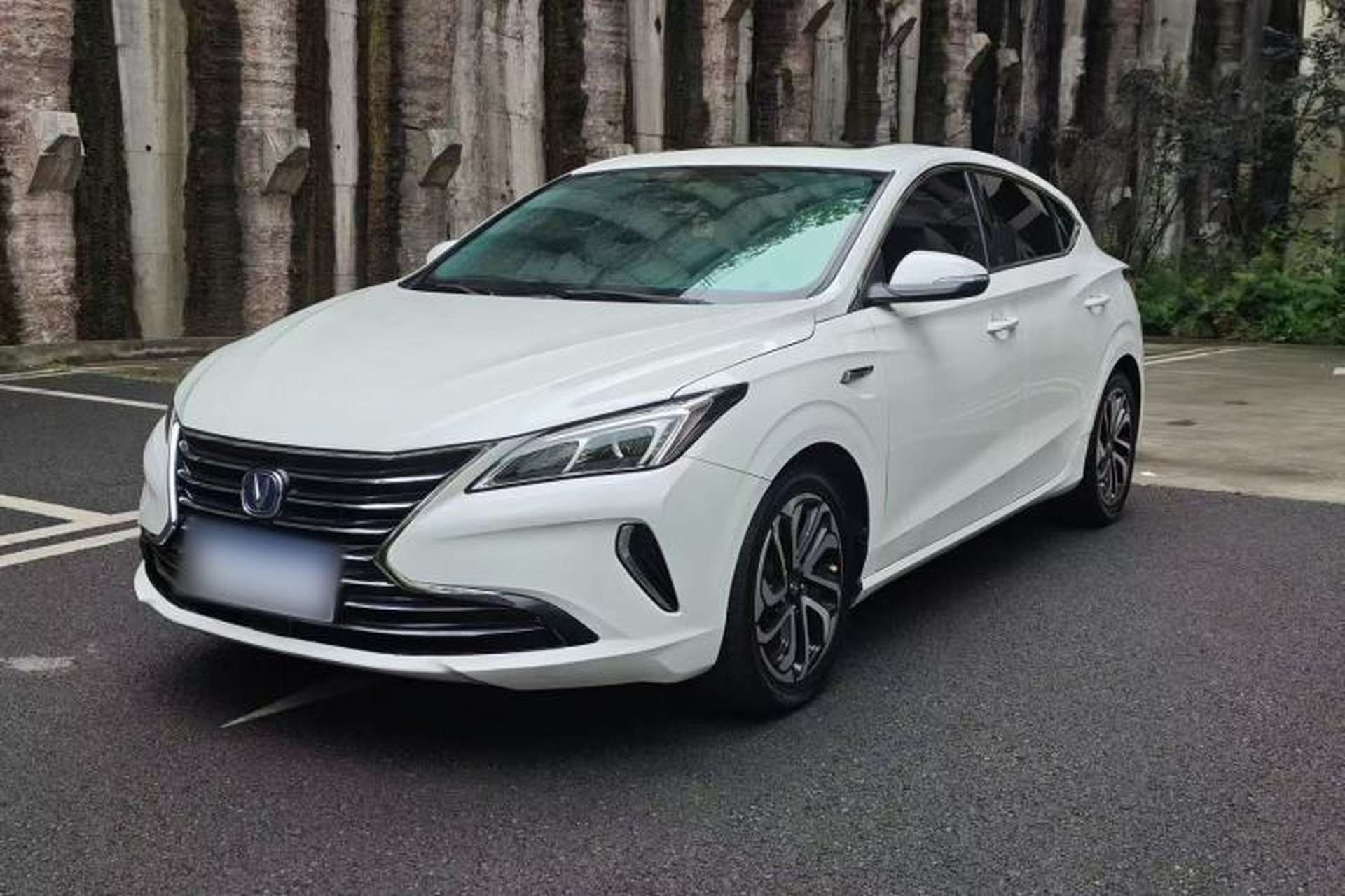 Used CHANGAN Eado 2018 1.6L GDI Manual Trendy Model China V Standard Front Left 45 Deg