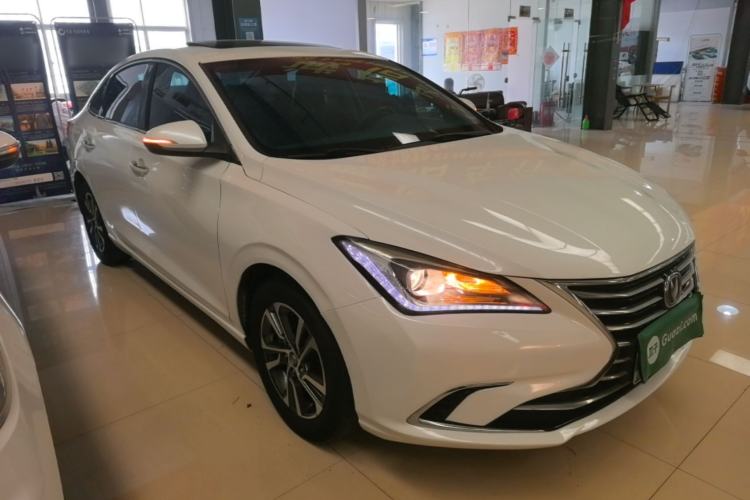 Used CHANGAN Eado 2018 1.6L GDI Manual Fashion Edition Front Right 45 Deg