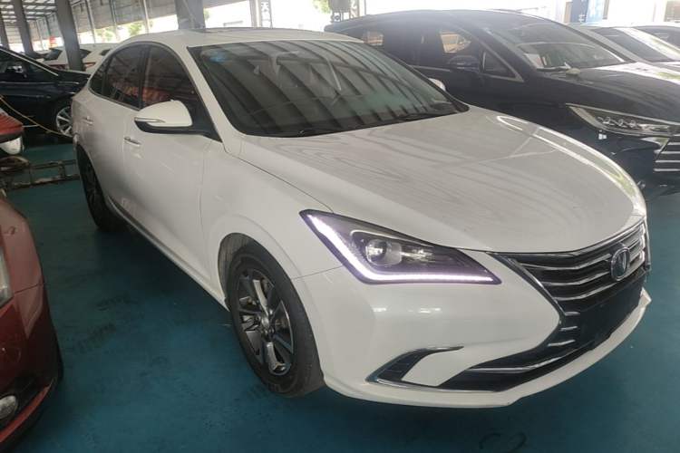 Used CHANGAN Eado 2018 High-Energy Edition 1.6L GDI Manual Pioneer Model China V Standard Front Right 45 Deg