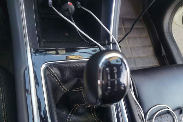 Used CHANGAN Eado 2018 1.6L GDI Manual Fashion Edition Gear Lever