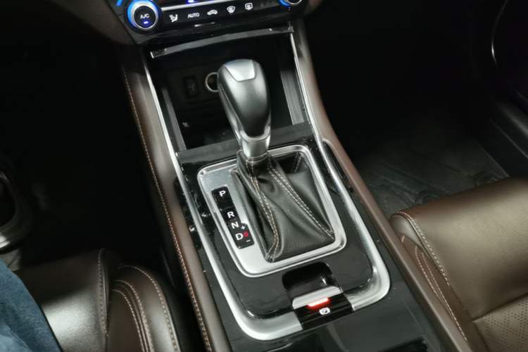 Used CHANGAN Eado 2018 1.6L GDI Automatic LingShang Model Gear Lever