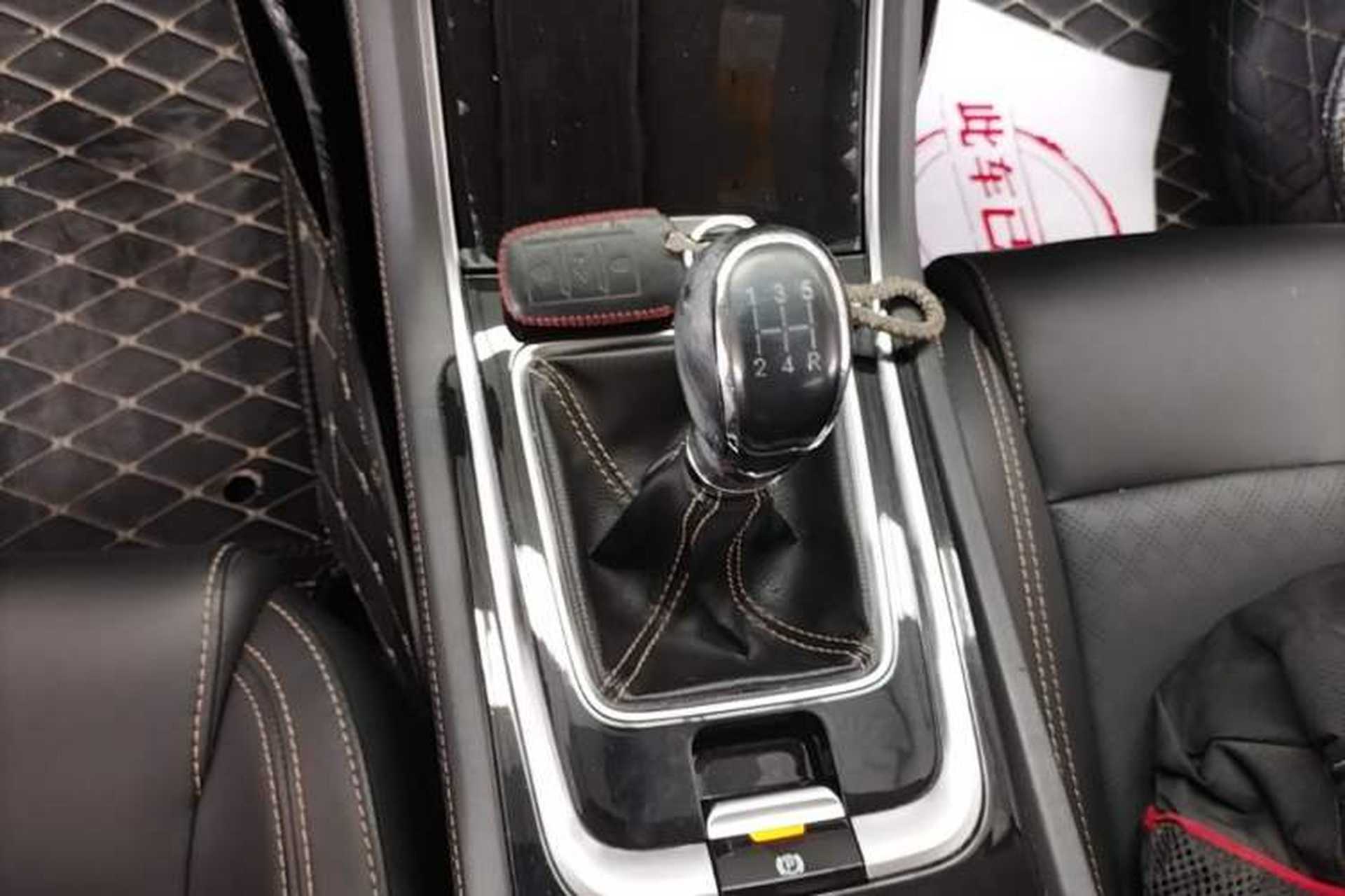 Used CHANGAN Eado 2018 High-Energy Edition 1.6L GDI Manual Pioneer Model China V Standard Gear Lever