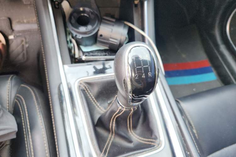Used CHANGAN Eado 2018 1.6L GDI Manual Fashion Edition Gear Lever