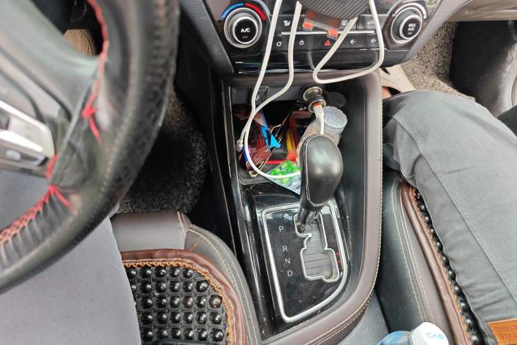Used CHANGAN Eado 2018 BlueMotion 1.6L GDI Automatic JingShang Model Gear Lever