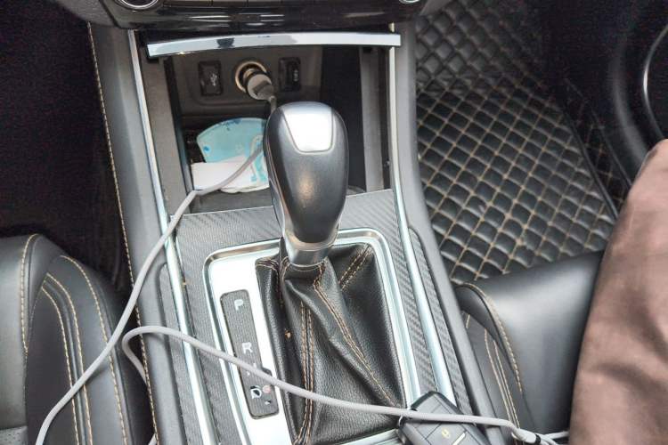 Used CHANGAN Eado 2018 High-Energy Edition 1.6L GDI Automatic Pioneer Model China V Standard Gear Lever