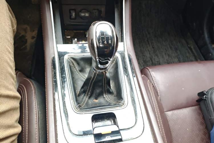 Used CHANGAN Eado 2018 1.6L GDI Manual LingShang Model Gear Lever