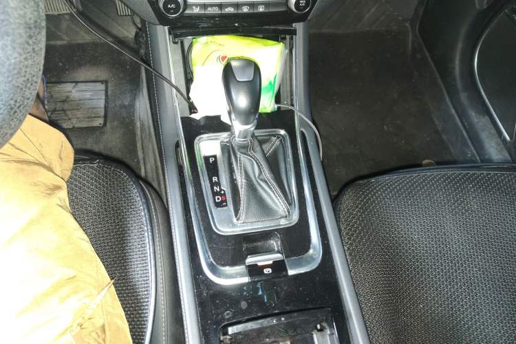 Used CHANGAN Eado 2018 High-Energy Edition 1.6L GDI Automatic Pioneer Model China V Standard Gear Lever