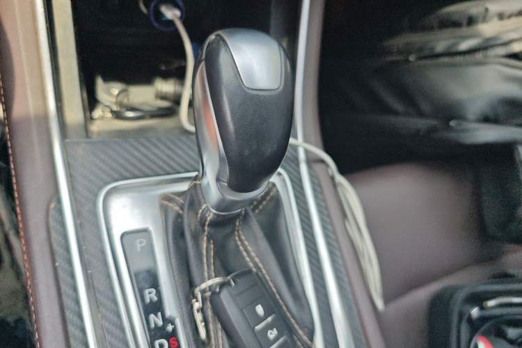 Used CHANGAN Eado 2018 1.6L GDI Automatic Prestige Model Gear Lever