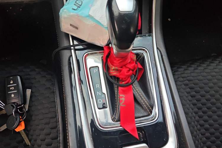 Used CHANGAN Eado 2018 1.6L GDI Automatic Fashion Edition Gear Lever