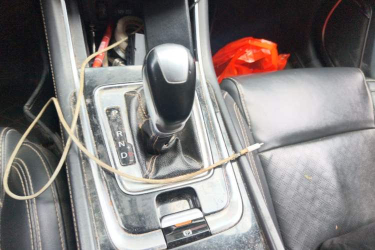 Used CHANGAN Eado 2018 1.6L GDI Automatic Fashion Edition Gear Lever