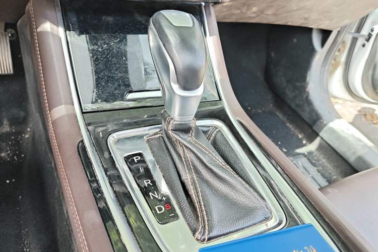 Used CHANGAN Eado 2018 1.6L GDI Automatic LingShang Model Gear Lever