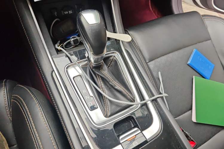 Used CHANGAN Eado 2018 High-Energy Edition 1.6L GDI Automatic Pioneer Model China V Standard Gear Lever