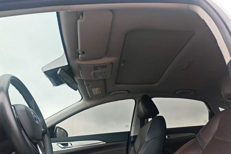 Used CHANGAN Eado 2018 1.6L GDI Manual Prestige Model Headliner