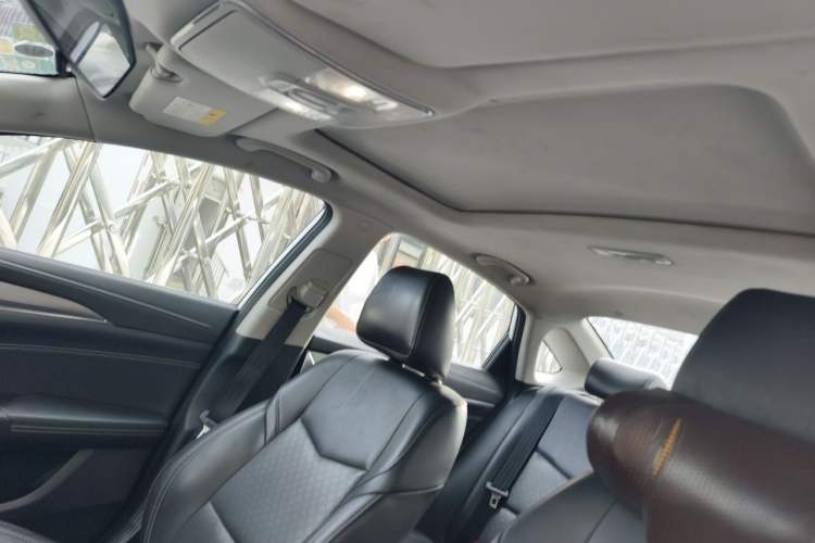 Used CHANGAN Eado 2018 High-Energy Blue-Drive 1.6L GDI Automatic Jingfeng Model Headliner