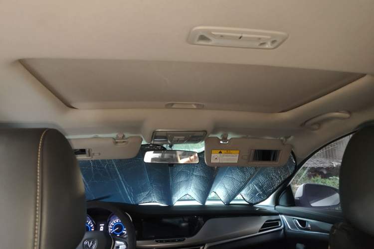 Used CHANGAN Eado 2018 High-Energy Edition 1.6L GDI Automatic Pioneer Model China V Standard Headliner