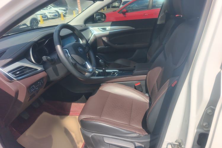 Used CHANGAN Eado 2018 1.6L GDI Manual LingShang Model Interior 1