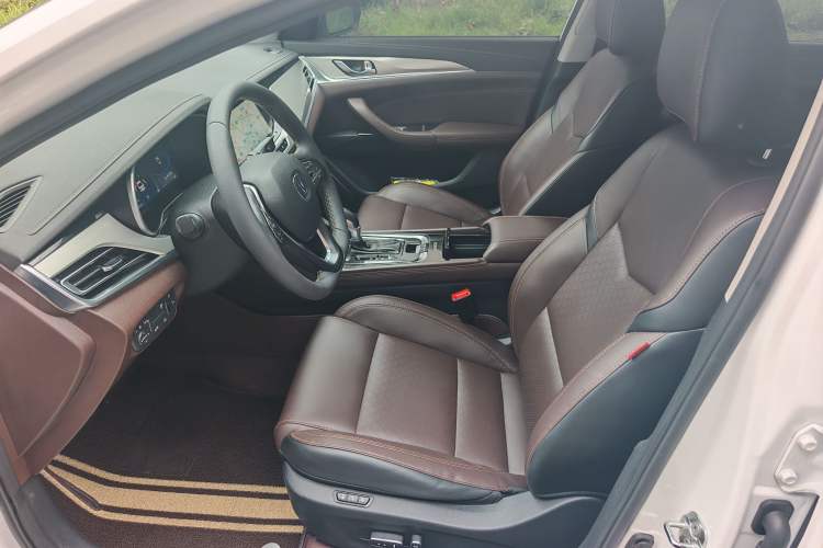 Used CHANGAN Eado 2018 High-Energy Edition 1.6L GDI Automatic Lingfeng Model China V Standard Interior 1
