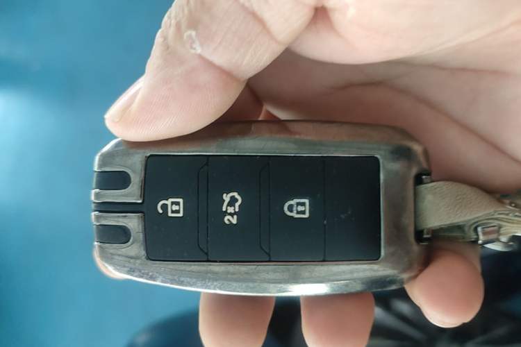 Used CHANGAN Eado 2018 High-Energy Edition 1.6L GDI Manual Pioneer Model China V Standard Interior 1