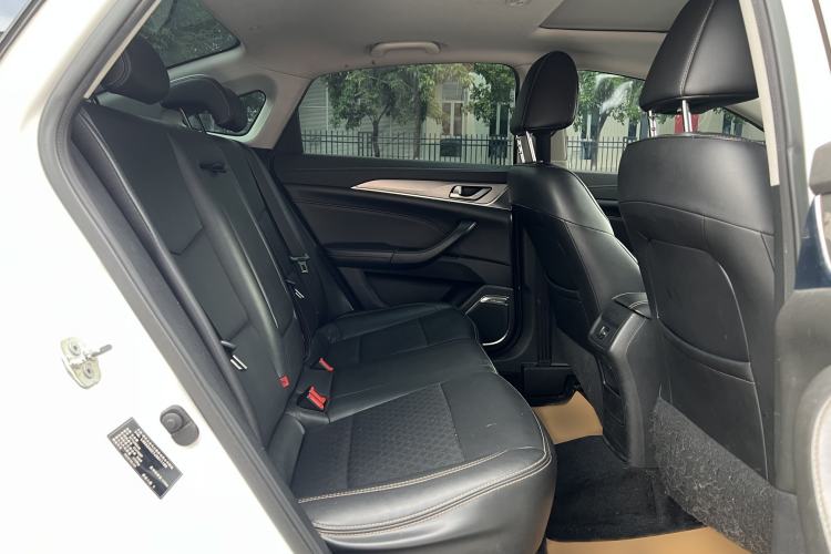 Used CHANGAN Eado 2018 High-Energy Edition 1.6L GDI Automatic Pioneer Model China V Standard Interior 10