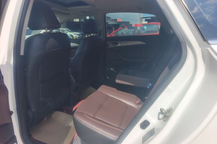 Used CHANGAN Eado 2018 1.6L GDI Manual LingShang Model Interior 2
