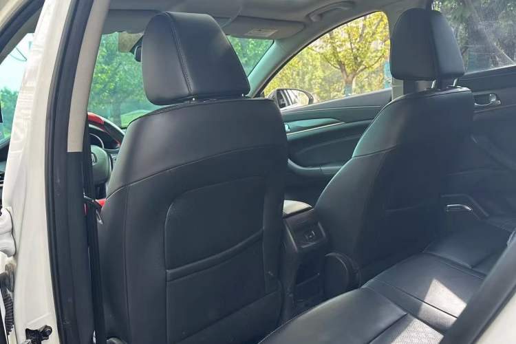 Used CHANGAN Eado 2018 1.6L GDI Automatic Trendy Model China V Standard Interior 2