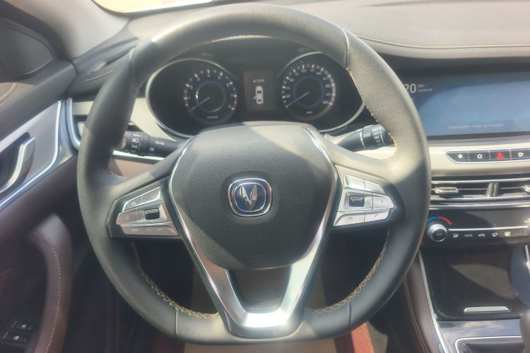 Used CHANGAN Eado 2018 1.6L GDI Manual LingShang Model Interior 4