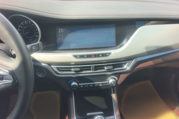 Used CHANGAN Eado 2018 1.6L GDI Manual LingShang Model Interior 5