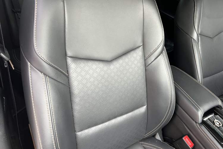 Used CHANGAN Eado 2018 High-Energy Edition 1.6L GDI Automatic Pioneer Model China V Standard Interior 9