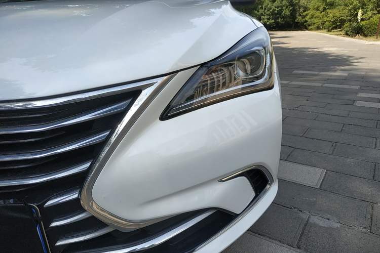 Used CHANGAN Eado 2018 High-Energy Edition 1.6L GDI Automatic Pioneer Model China V Standard Left Front Headlight