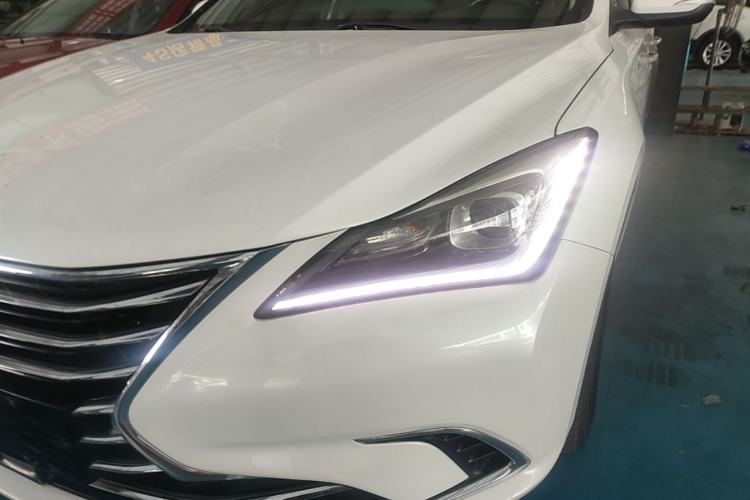 Used CHANGAN Eado 2018 High-Energy Edition 1.6L GDI Manual Pioneer Model China V Standard Left Front Headlight
