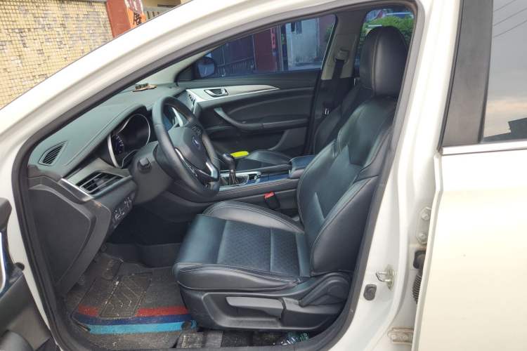 Used CHANGAN Eado 2018 1.6L GDI Manual Fashion Edition Left Front Seat