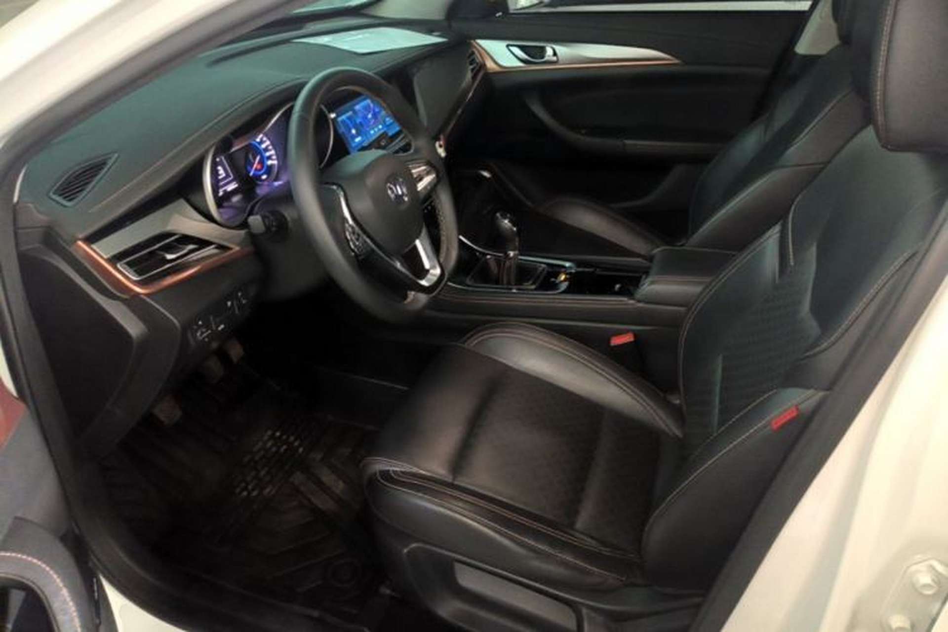 Used CHANGAN Eado 2018 1.6L GDI Manual Trendy Model China V Standard Left Front Seat