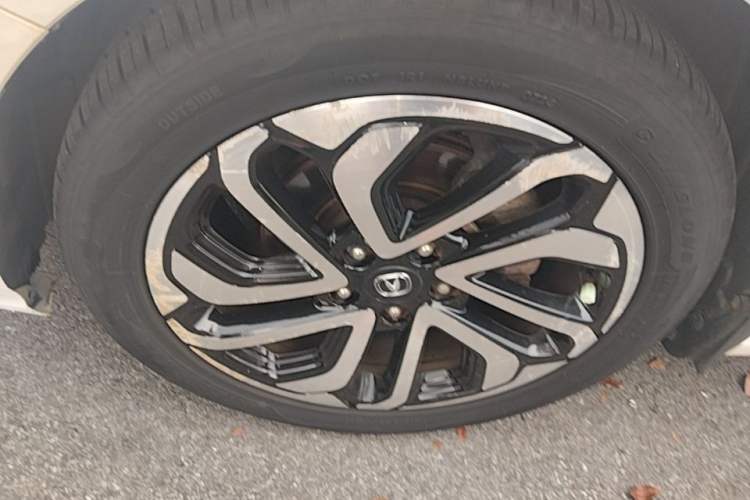 Used CHANGAN Eado 2018 1.6L GDI Automatic Prestige Model Left Front Wheel Hub
