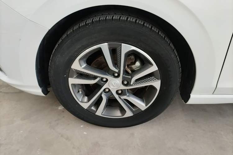 Used CHANGAN Eado 2018 High-Energy Edition 1.6L GDI Manual Pioneer Model China V Standard Left Front Wheel Hub