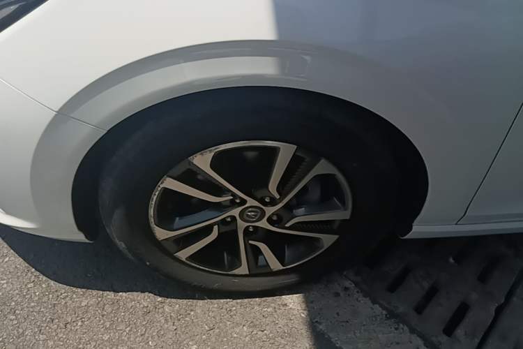 Used CHANGAN Eado 2018 1.6L GDI Automatic Fashion Edition Left Front Wheel Hub