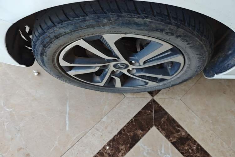 Used CHANGAN Eado 2018 1.6L GDI Manual Fashion Edition Left Front Wheel Hub