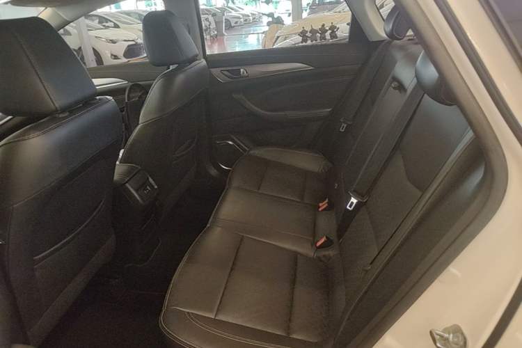 Used CHANGAN Eado 2018 1.6L GDI Automatic Fashion Edition Left Rear Seat