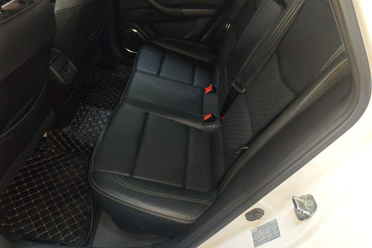 Used CHANGAN Eado 2018 High-Energy Edition 1.6L GDI Automatic Pioneer Model China V Standard Left Rear Seat