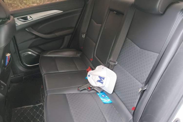 Used CHANGAN Eado 2018 1.6L GDI Automatic Fashion Edition Left Rear Seat