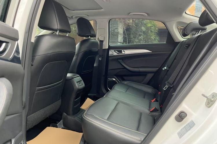 Used CHANGAN Eado 2018 High-Energy Edition 1.6L GDI Automatic Pioneer Model China V Standard Left Rear Seat