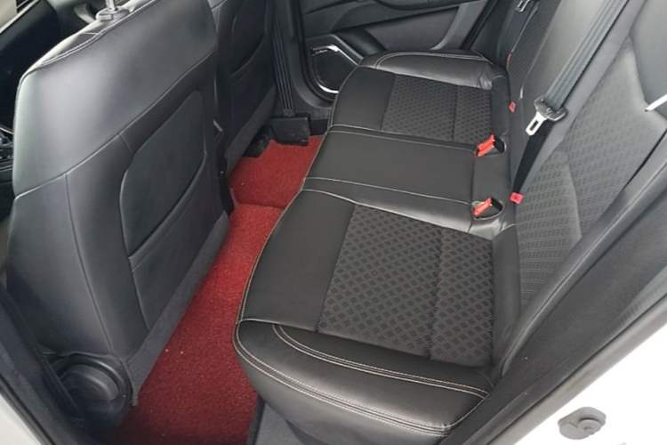 Used CHANGAN Eado 2018 High-Energy Edition 1.6L GDI Automatic Pioneer Model China V Standard Left Rear Seat