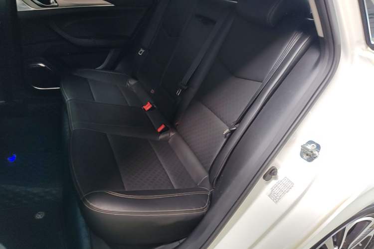 Used CHANGAN Eado 2018 High-Energy Edition 1.6L GDI Manual Pioneer Model China V Standard Left Rear Seat