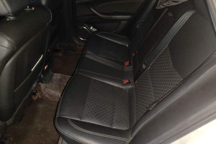 Used CHANGAN Eado 2018 1.6L GDI Automatic Fashion Edition Left Rear Seat